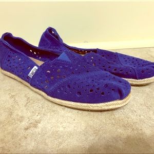 Blue Toms Flats - women's Size 9 - gently used